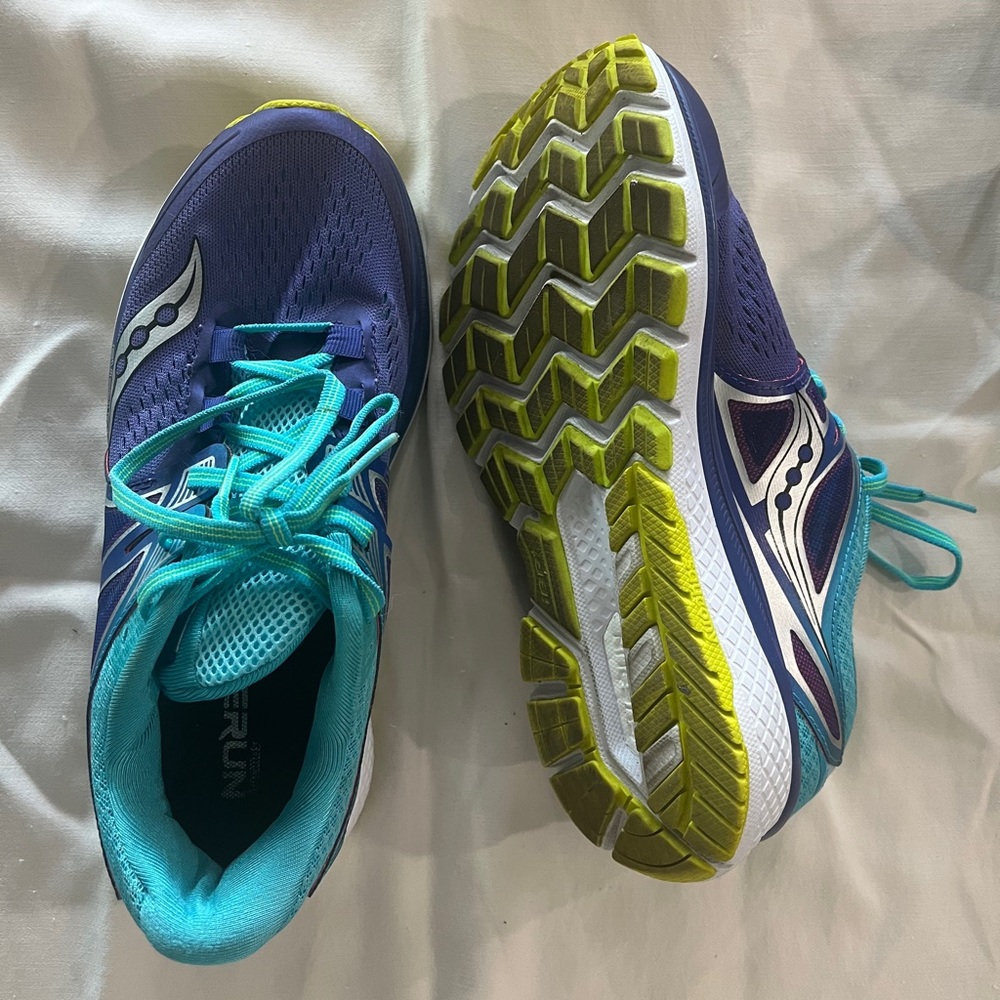 Triumph Everrun Sneakers